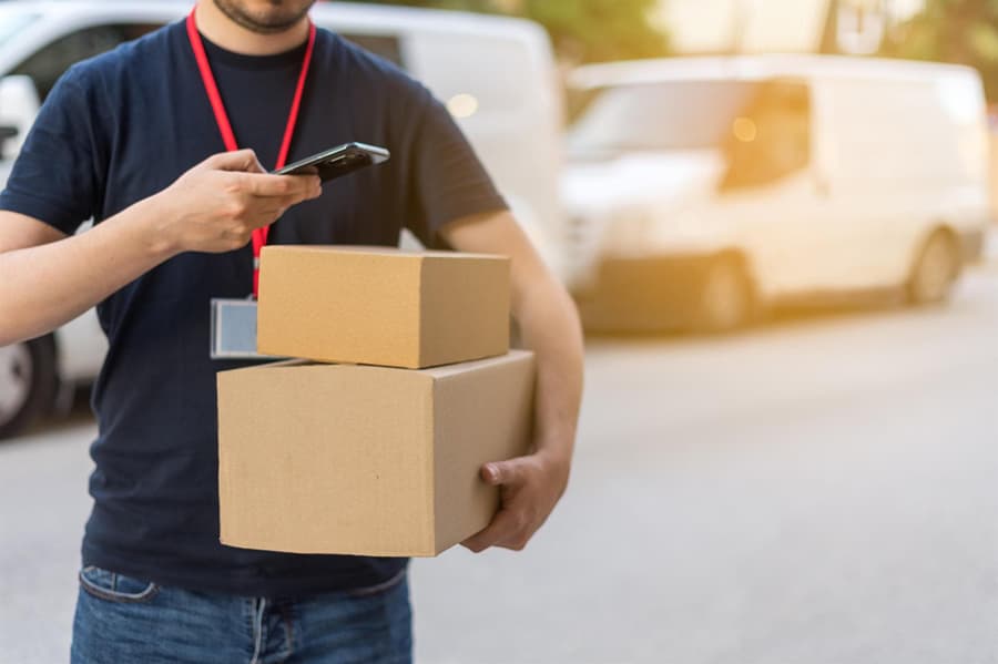 Nos encargamos de tus envíos nacionales en Ferrol